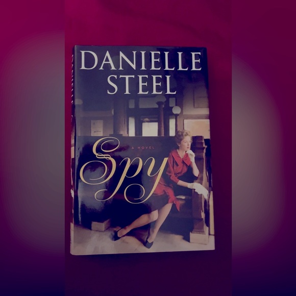 Spy a novel by Danielle Steel first edition 2019 printing - Picture 1 of 3